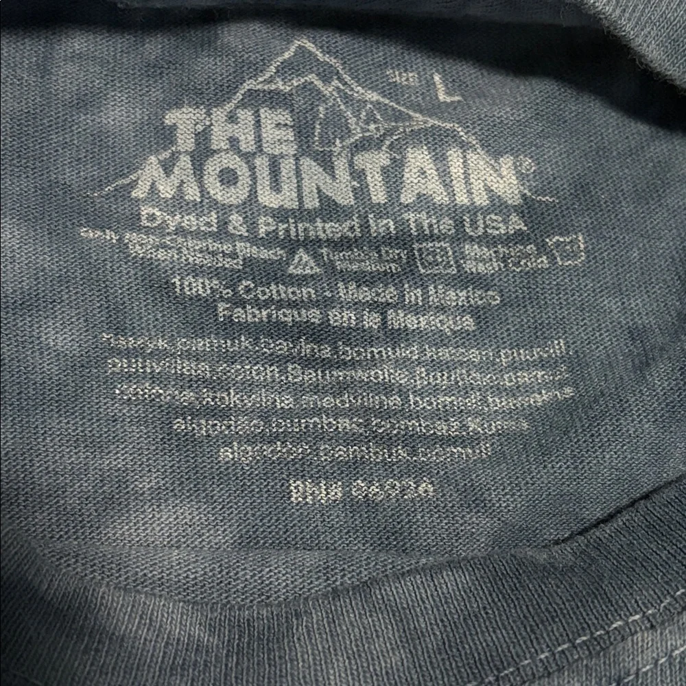 The Mountain blue tie dye flying cat  T-Shirt kids size large